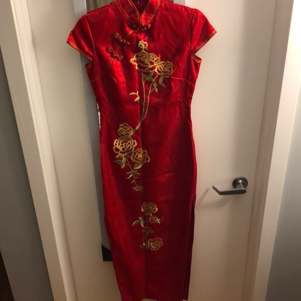 Traditional Chinese dress (Qipao), small